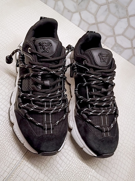 Rare  Brand New Classic Elegant Versace Trigreca Black Sneakers Size 41.5 EU main image 7